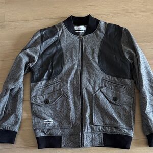 Men's Gray and Black Bomber Jacket